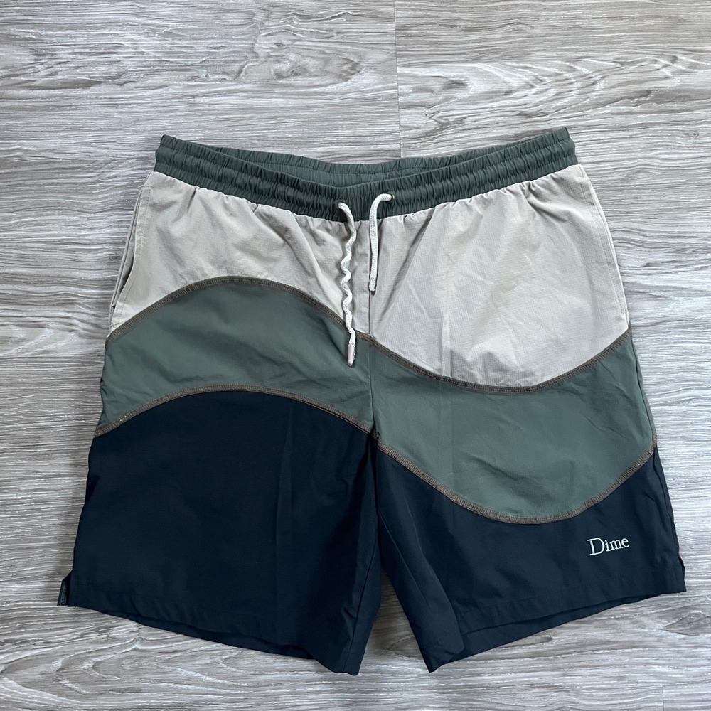 Dime Wave Shorts Mens Medium Tan Green Black Colorblock Nylon Mesh Lined Skater